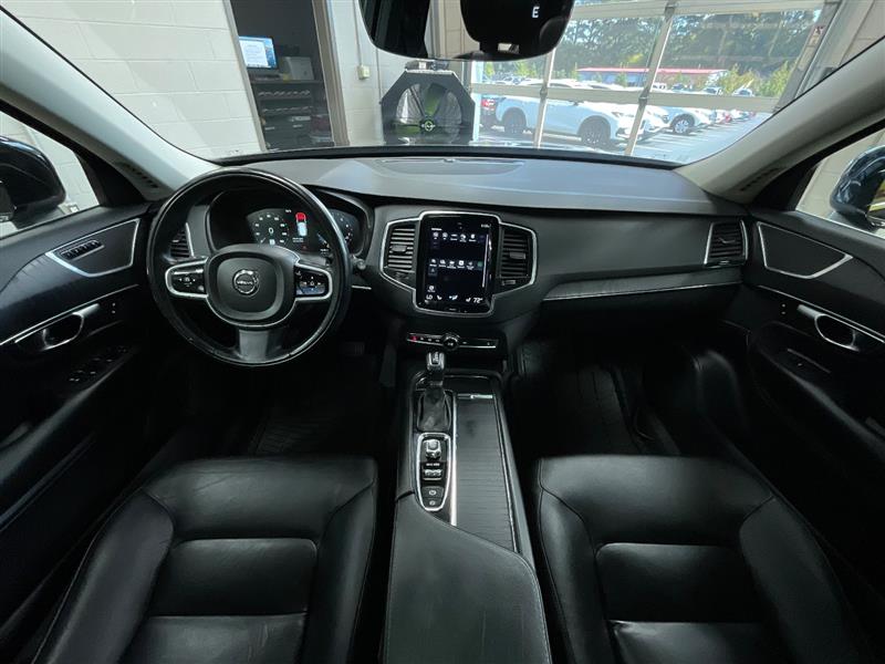 2020 VOLVO XC90 MOMENTUM