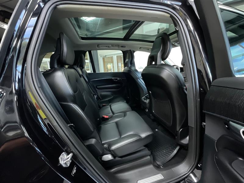 2020 VOLVO XC90 MOMENTUM
