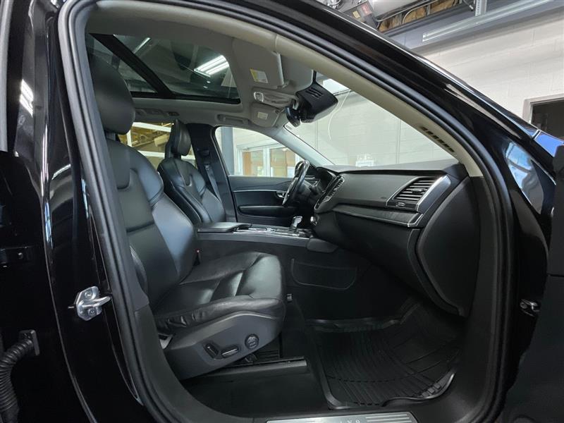 2020 VOLVO XC90 MOMENTUM