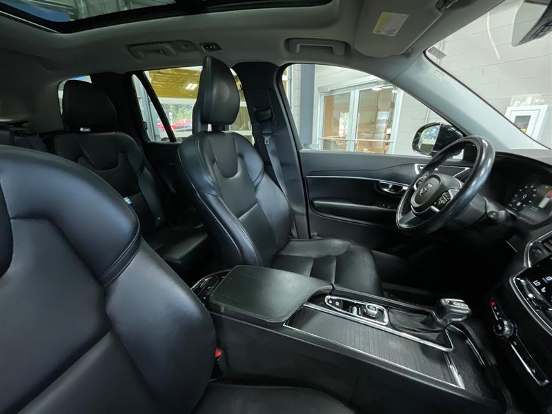 2020 VOLVO XC90 MOMENTUM
