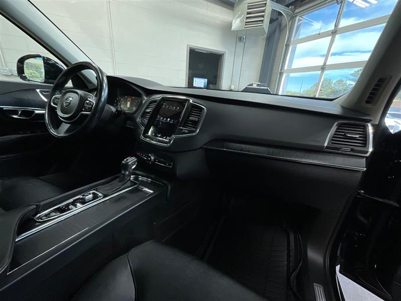 2020 VOLVO XC90 MOMENTUM