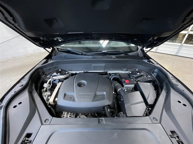 2020 VOLVO XC90 MOMENTUM