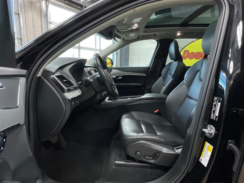 2022 VOLVO XC90 MOMENTUM