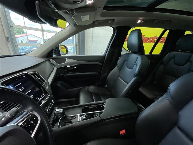 2022 VOLVO XC90 MOMENTUM