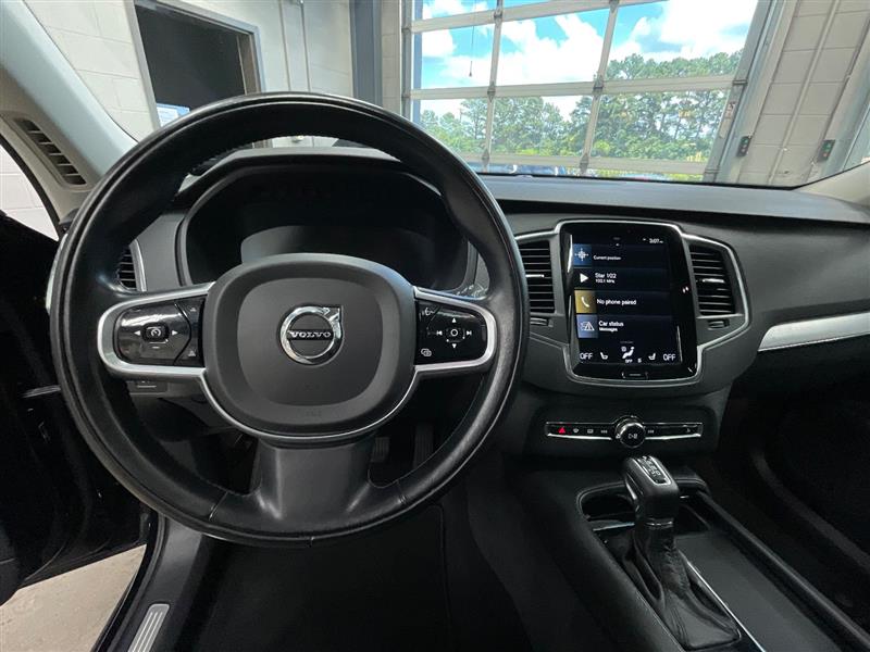 2022 VOLVO XC90 MOMENTUM