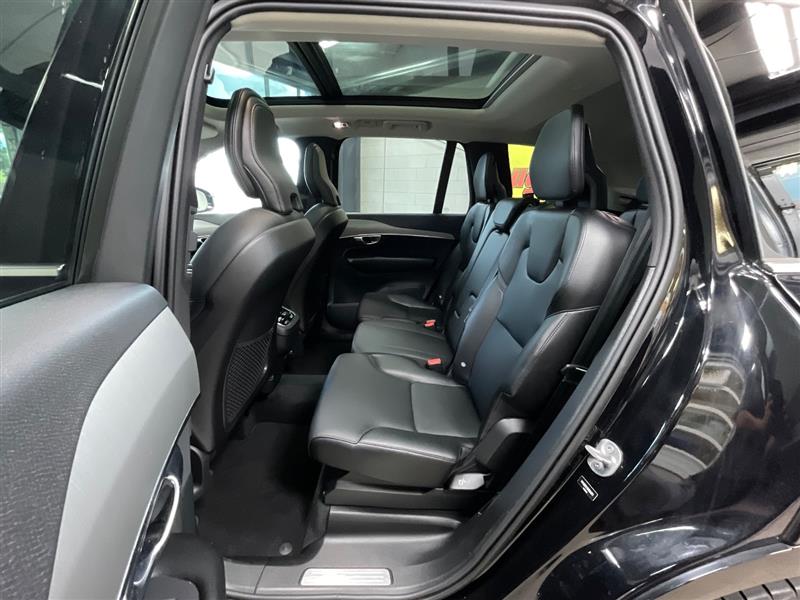 2022 VOLVO XC90 MOMENTUM