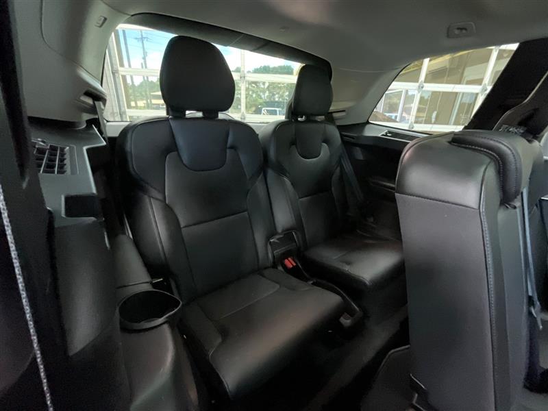 2022 VOLVO XC90 MOMENTUM