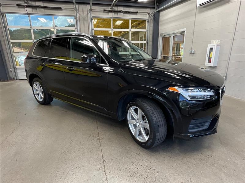 2022 VOLVO XC90 MOMENTUM