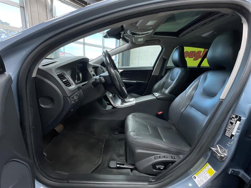 2017 VOLVO V60 CROSS COUNTRY 