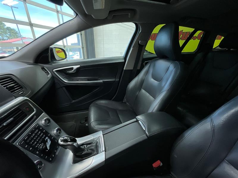 2017 VOLVO V60 CROSS COUNTRY 