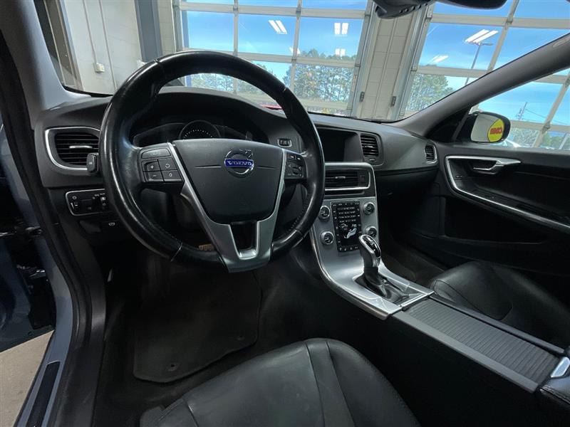 2017 VOLVO V60 CROSS COUNTRY 