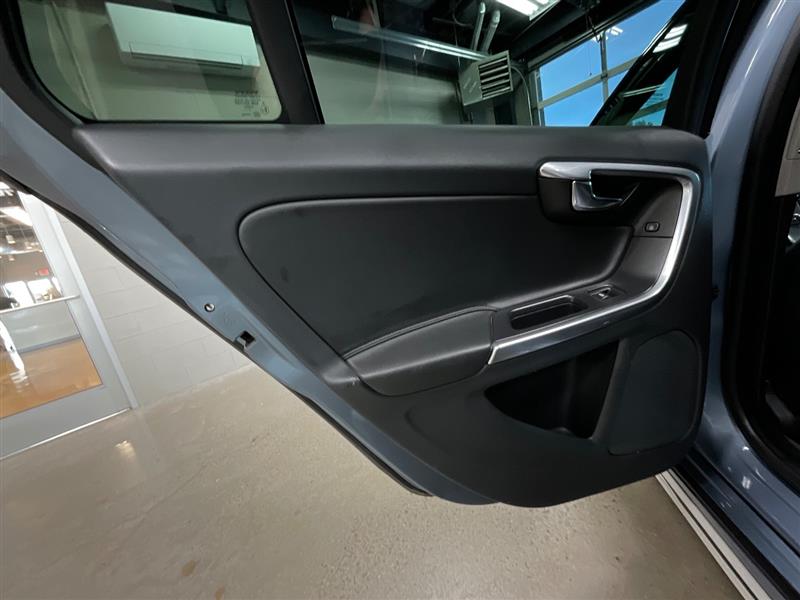 2017 VOLVO V60 CROSS COUNTRY 