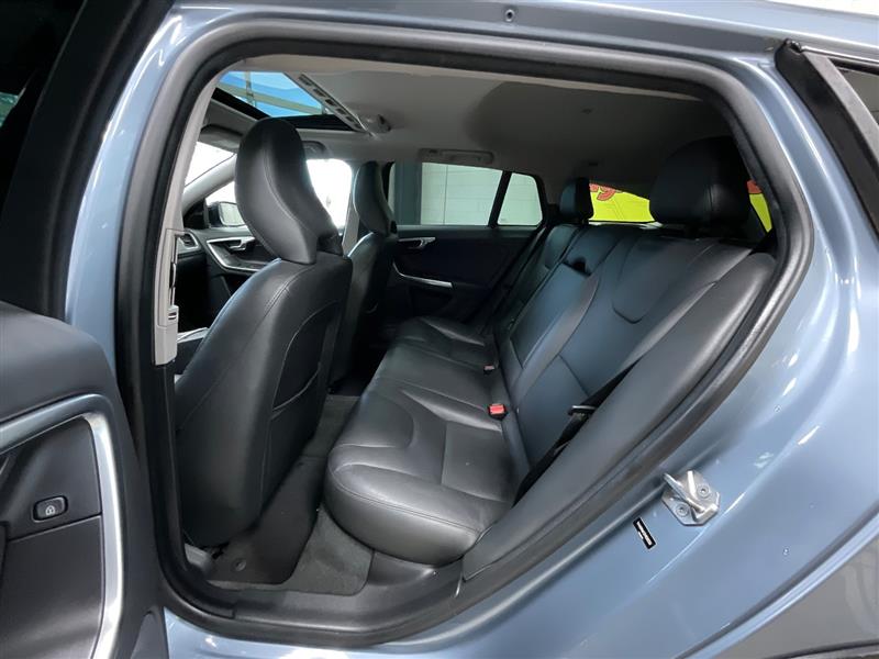 2017 VOLVO V60 CROSS COUNTRY 