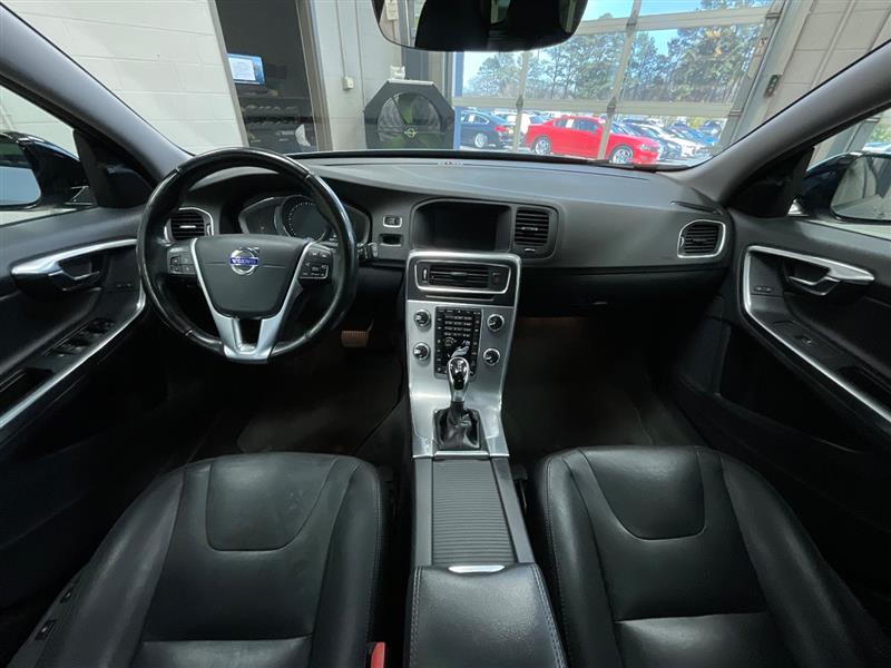 2017 VOLVO V60 CROSS COUNTRY 