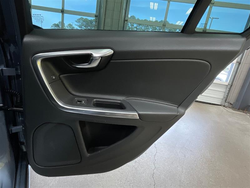 2017 VOLVO V60 CROSS COUNTRY 