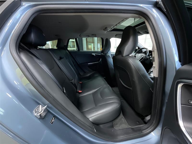 2017 VOLVO V60 CROSS COUNTRY 