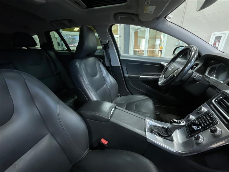 2017 VOLVO V60 CROSS COUNTRY 