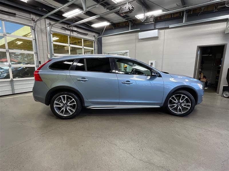 2017 VOLVO V60 CROSS COUNTRY 