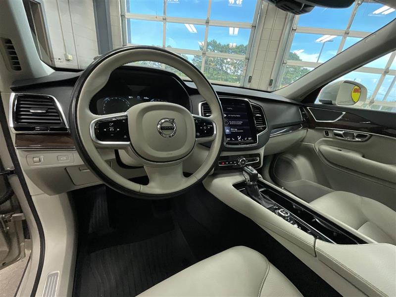 2016 VOLVO XC90 T6 MOMENTUM