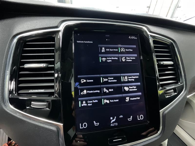 2016 VOLVO XC90 T6 MOMENTUM