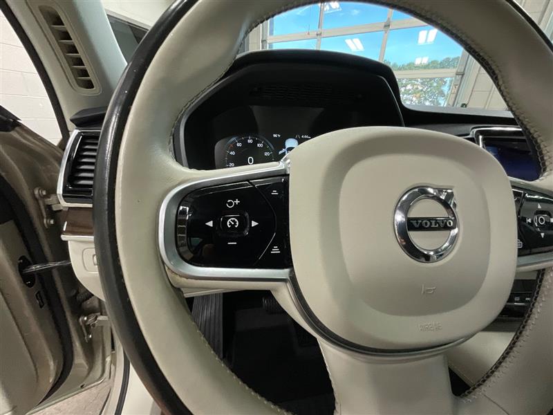 2016 VOLVO XC90 T6 MOMENTUM