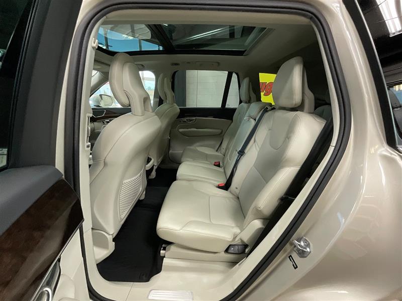 2016 VOLVO XC90 T6 MOMENTUM