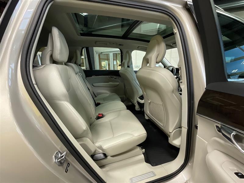 2016 VOLVO XC90 T6 MOMENTUM