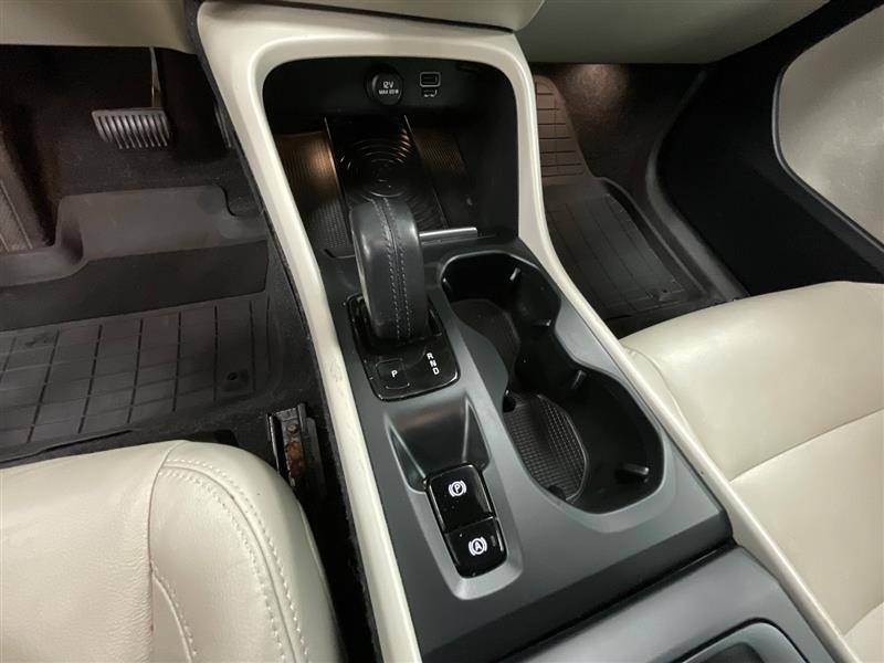 2019 VOLVO XC40 MOMENTUM