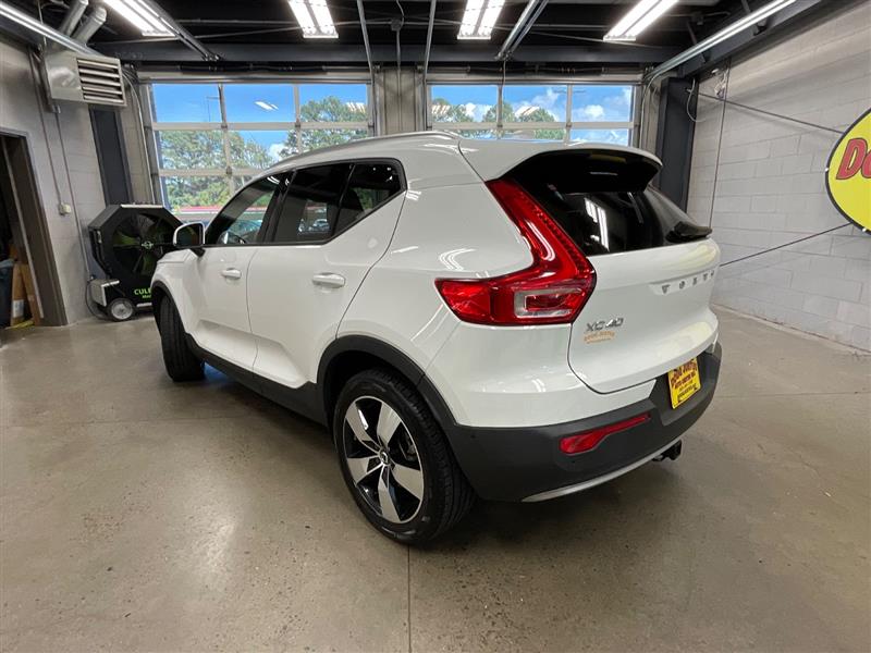 2019 VOLVO XC40 MOMENTUM