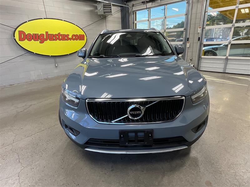 2021 VOLVO XC40 MOMENTUM