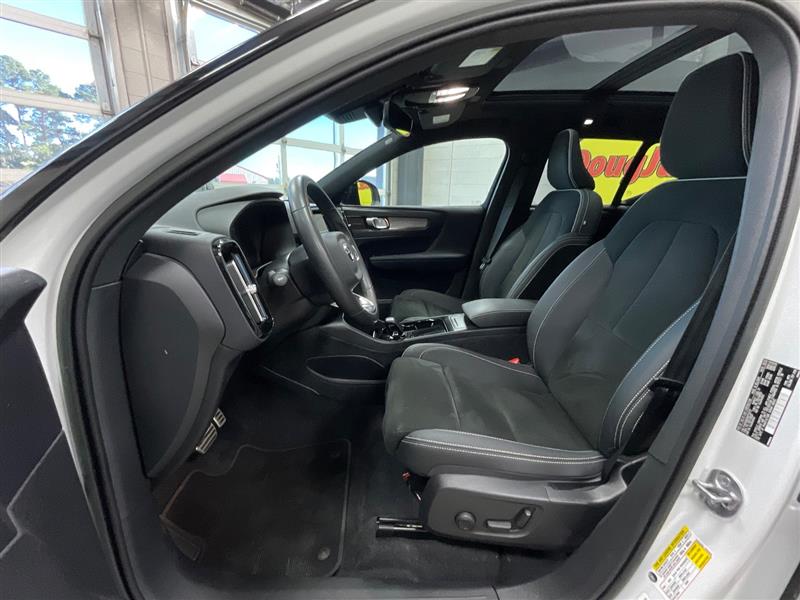 2022 VOLVO XC40 RECHARGE PURE ELECTRIC Twin Ultimate