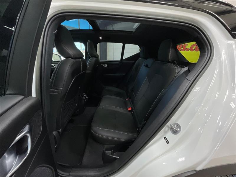 2022 VOLVO XC40 RECHARGE PURE ELECTRIC Twin Ultimate