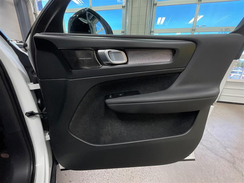 2022 VOLVO XC40 RECHARGE PURE ELECTRIC Twin Ultimate