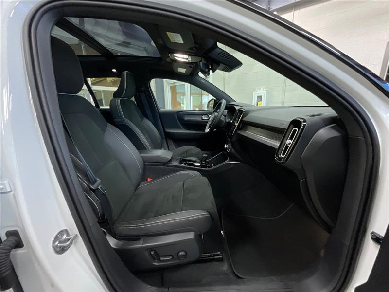 2022 VOLVO XC40 RECHARGE PURE ELECTRIC Twin Ultimate
