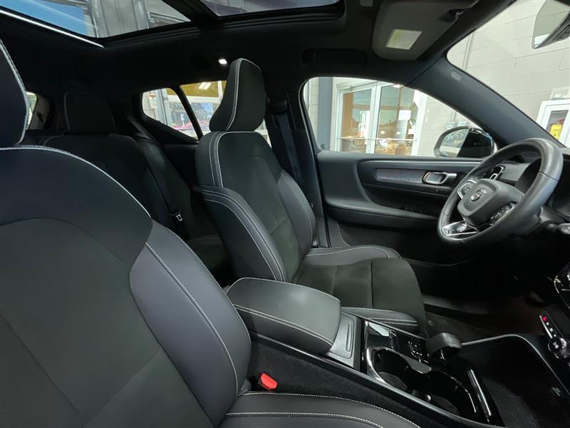 2022 VOLVO XC40 RECHARGE PURE ELECTRIC Twin Ultimate