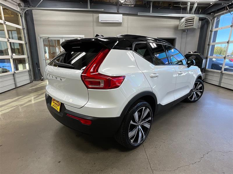 2022 VOLVO XC40 RECHARGE PURE ELECTRIC Twin Ultimate