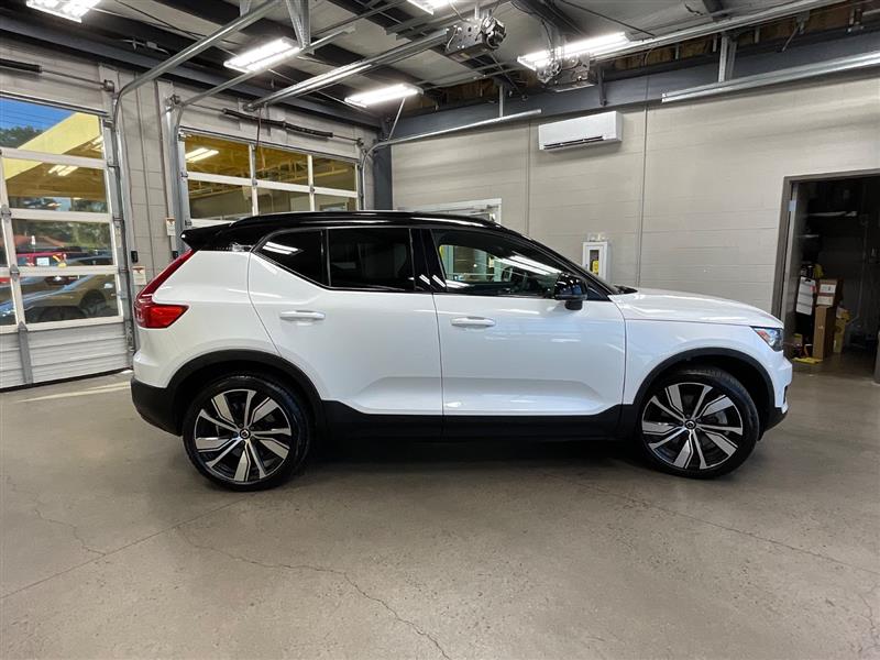 2022 VOLVO XC40 RECHARGE PURE ELECTRIC Twin Ultimate