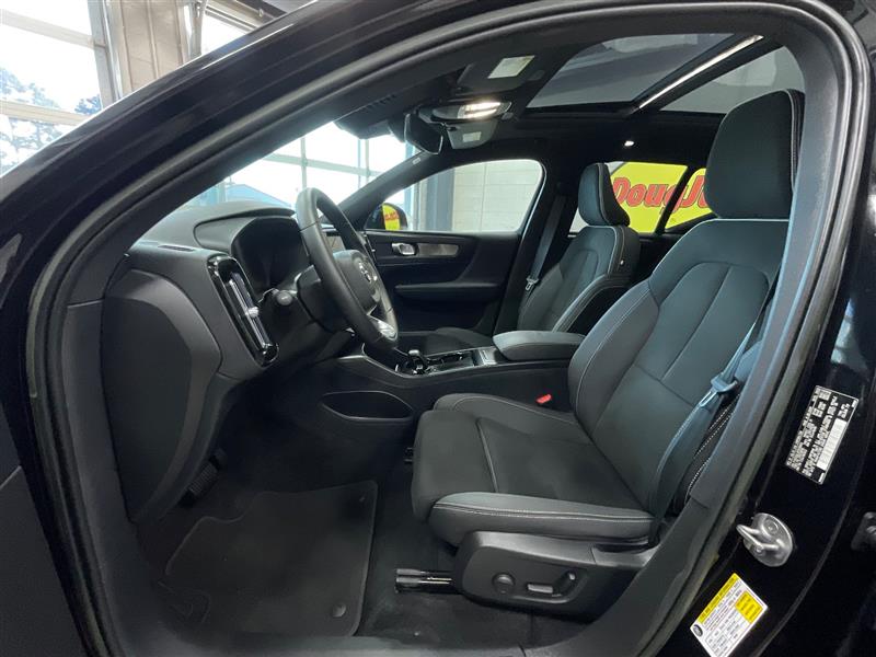 2023 VOLVO XC40 RECHARGE PURE ELECTRIC Plus