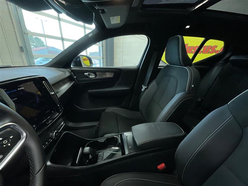 2023 VOLVO XC40 RECHARGE PURE ELECTRIC Plus