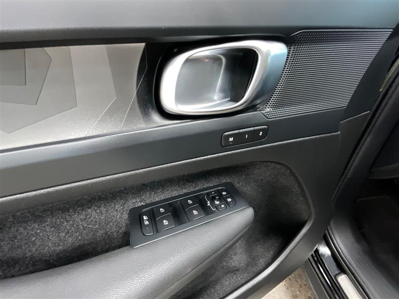 2023 VOLVO XC40 RECHARGE PURE ELECTRIC Plus
