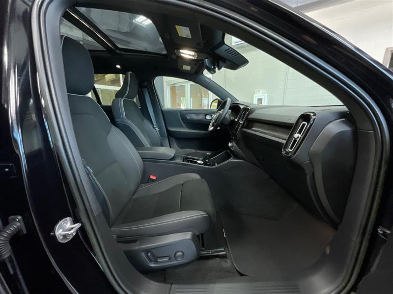 2023 VOLVO XC40 RECHARGE PURE ELECTRIC Plus