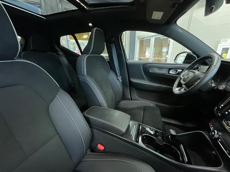 2023 VOLVO XC40 RECHARGE PURE ELECTRIC Plus