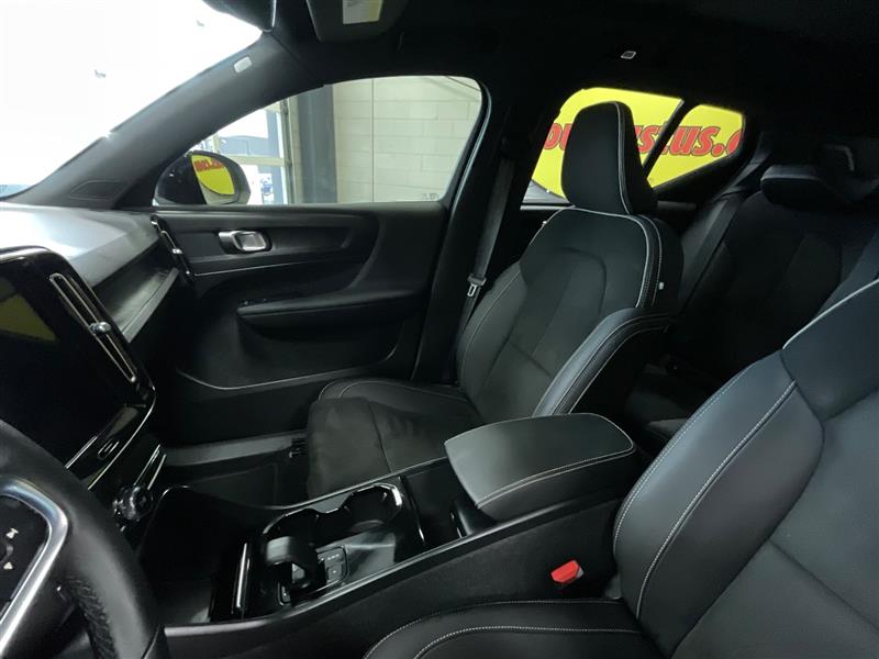 2023 VOLVO XC40 RECHARGE PURE ELECTRIC Plus