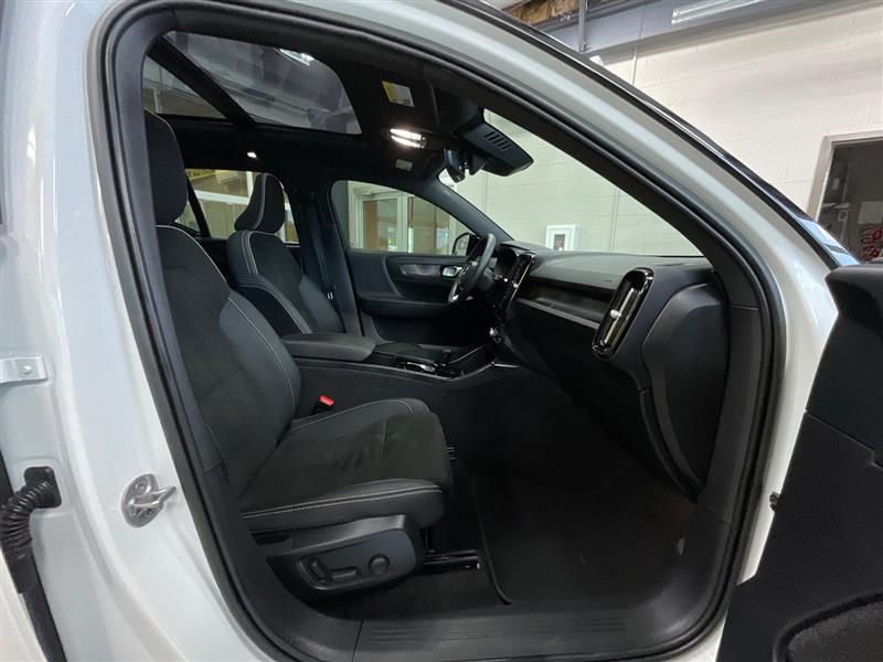 2023 VOLVO XC40 RECHARGE PURE ELECTRIC Plus