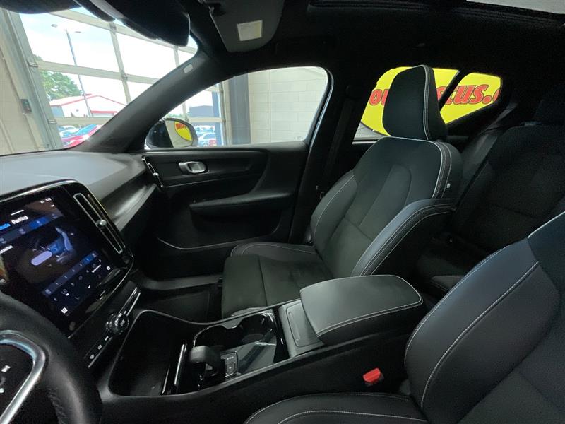 2023 VOLVO XC40 RECHARGE PURE ELECTRIC Plus