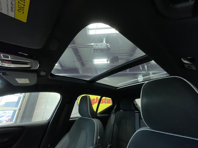 2023 VOLVO XC40 RECHARGE PURE ELECTRIC Plus
