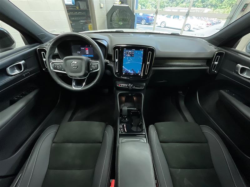 2023 VOLVO XC40 RECHARGE PURE ELECTRIC Plus