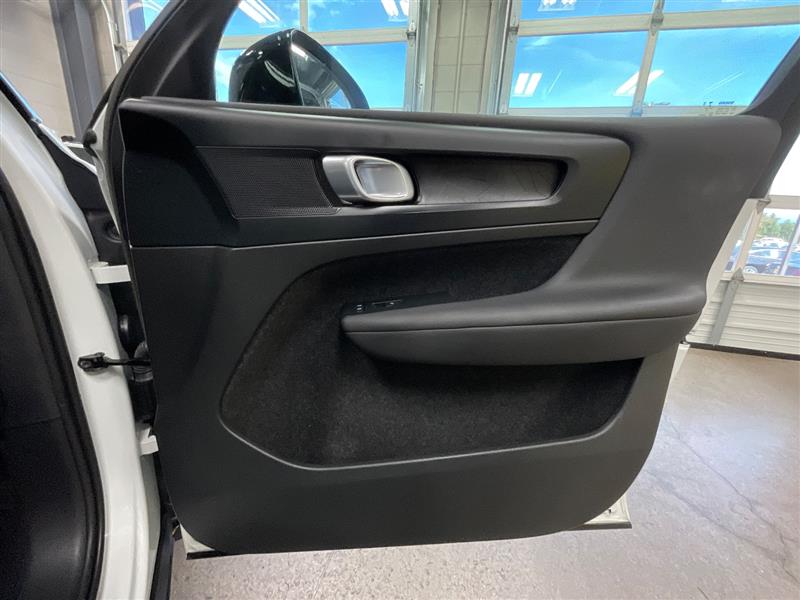 2023 VOLVO XC40 RECHARGE PURE ELECTRIC Plus