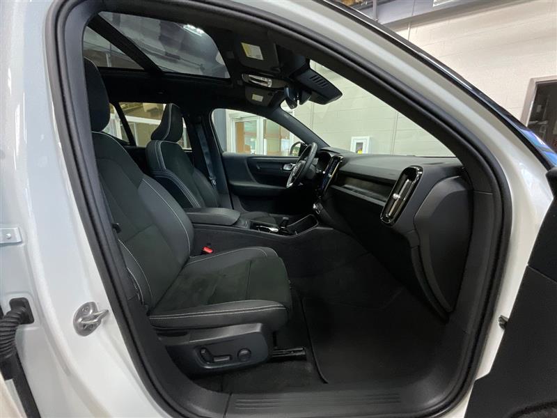 2023 VOLVO XC40 RECHARGE PURE ELECTRIC Plus