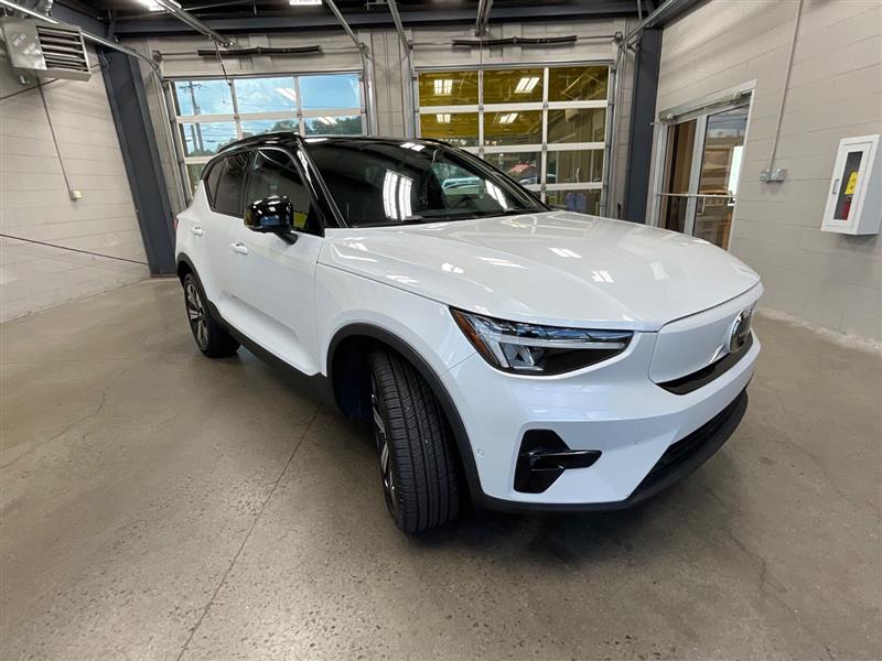 2023 VOLVO XC40 RECHARGE PURE ELECTRIC Plus